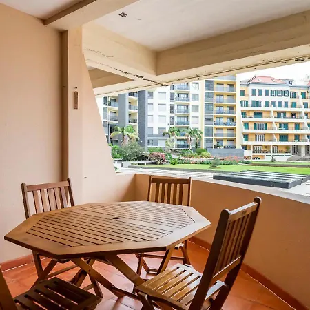 Lovely 1-bedroom With Parking Ocean View Funchal (Madeira)